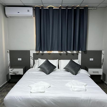 Downtown Inn Madaba Bagian luar foto