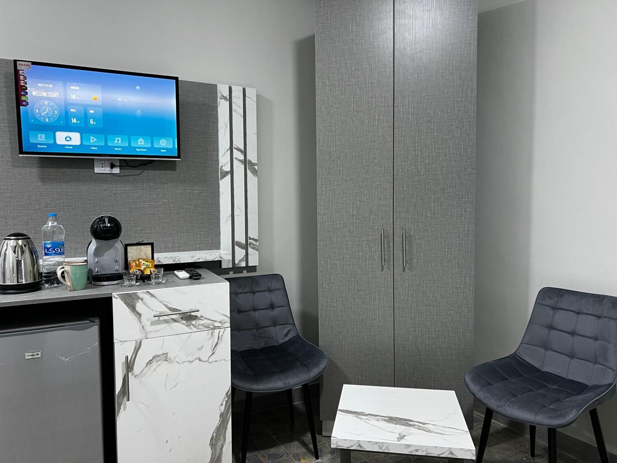 Downtown Inn Madaba Bagian luar foto