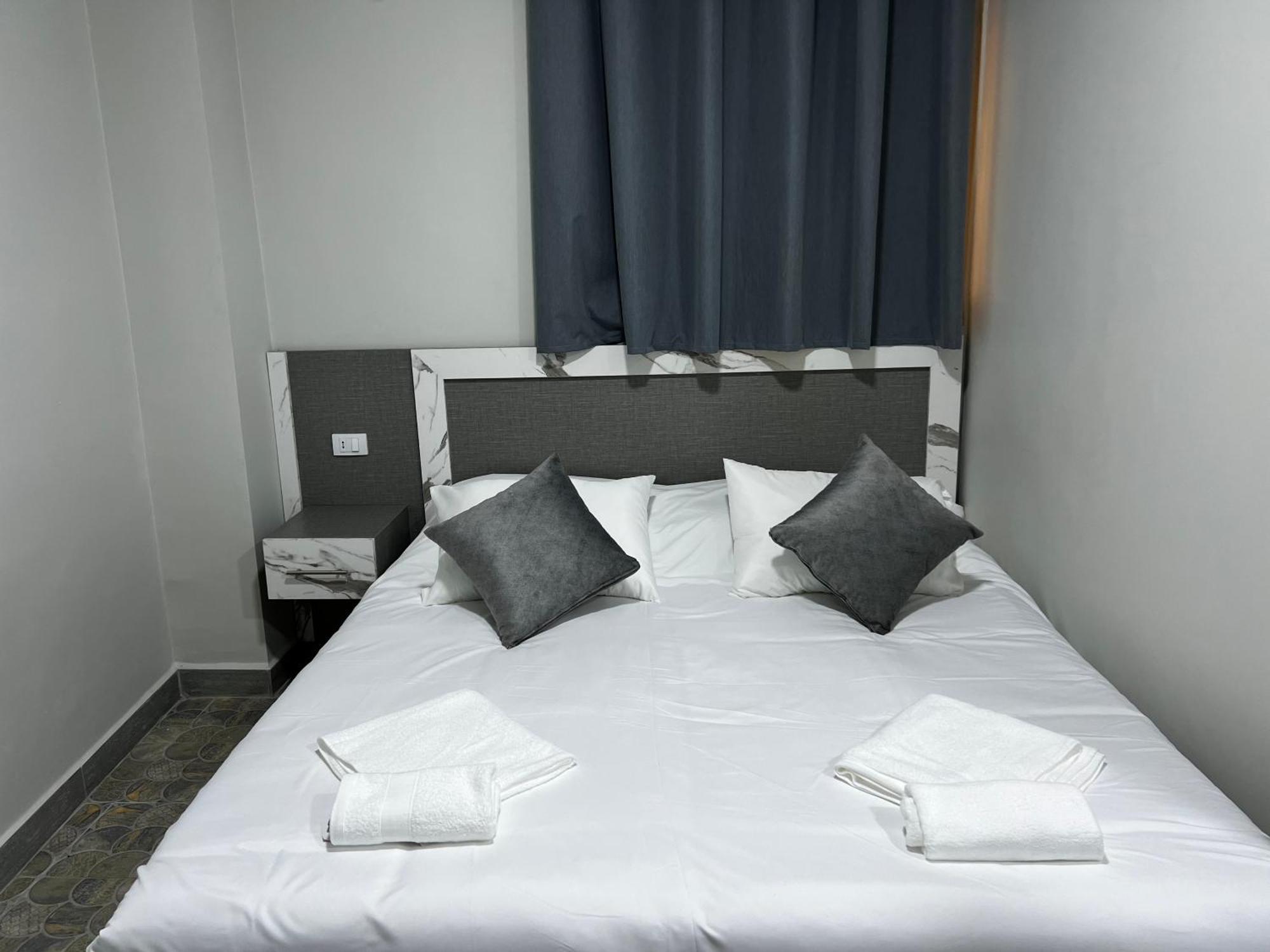 Downtown Inn Madaba Bagian luar foto