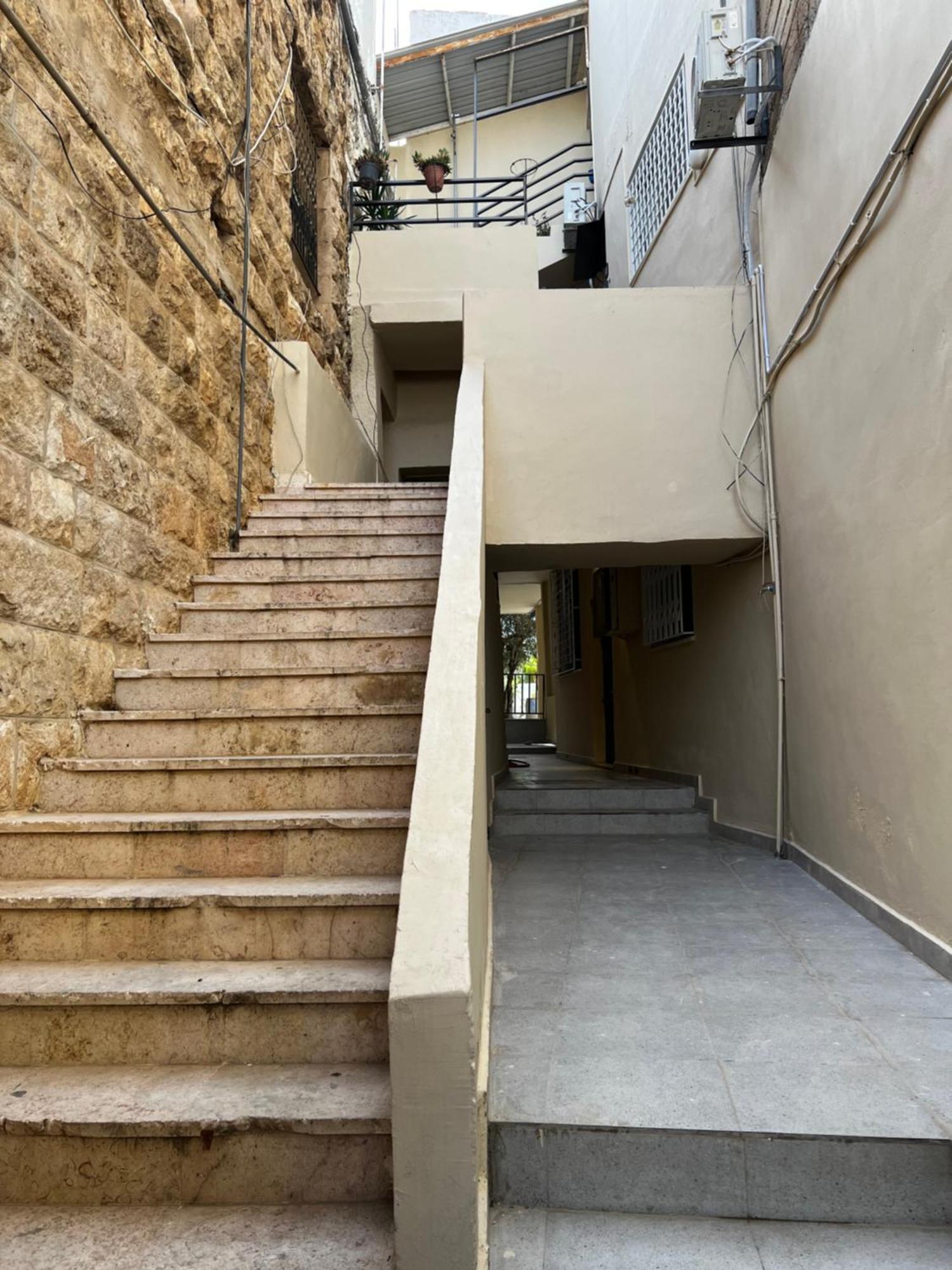 Downtown Inn Madaba Bagian luar foto