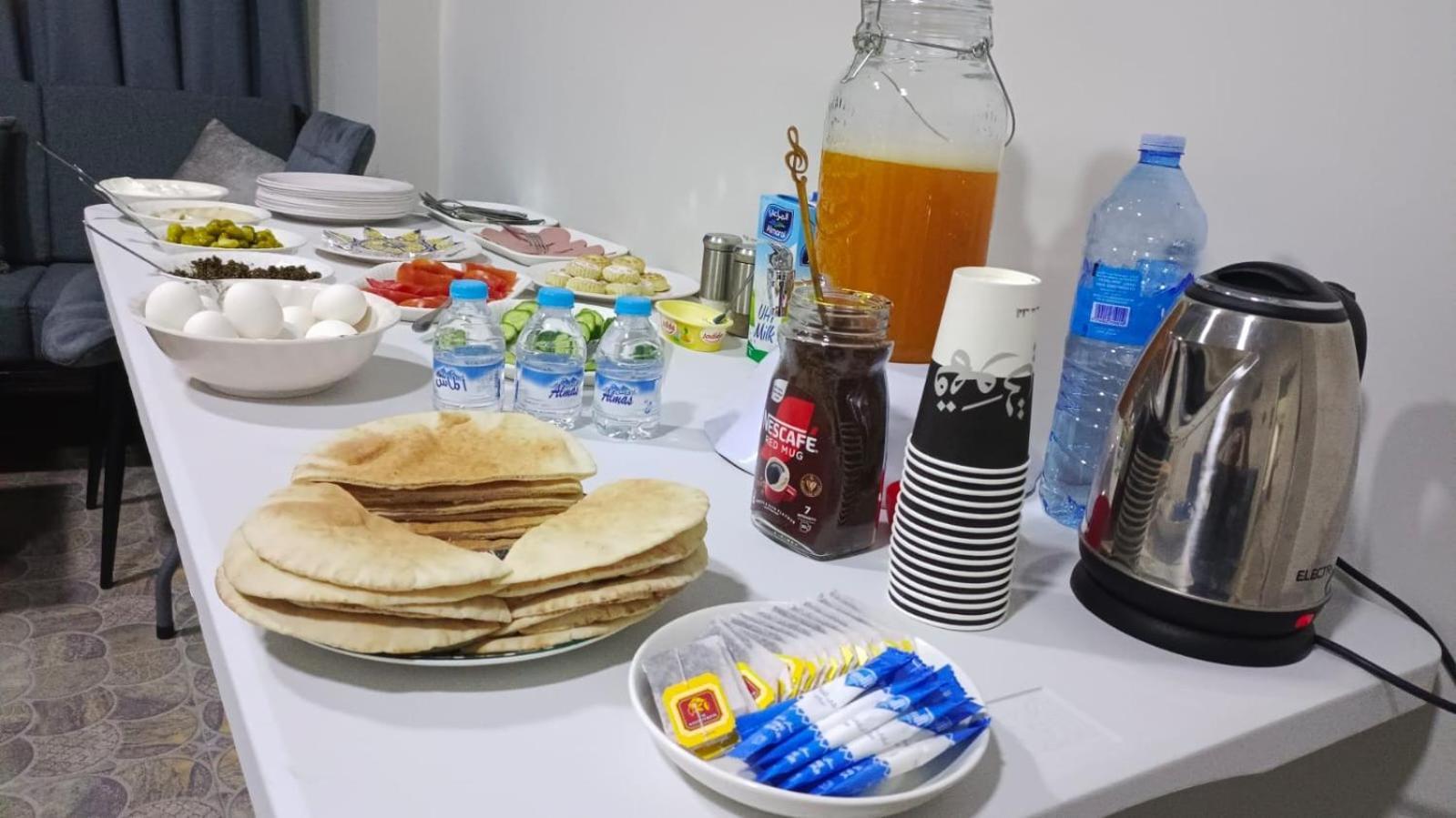 Downtown Inn Madaba Bagian luar foto