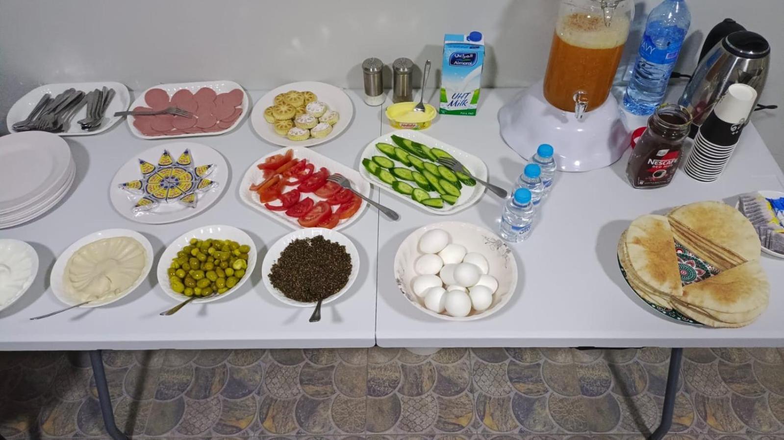 Downtown Inn Madaba Bagian luar foto