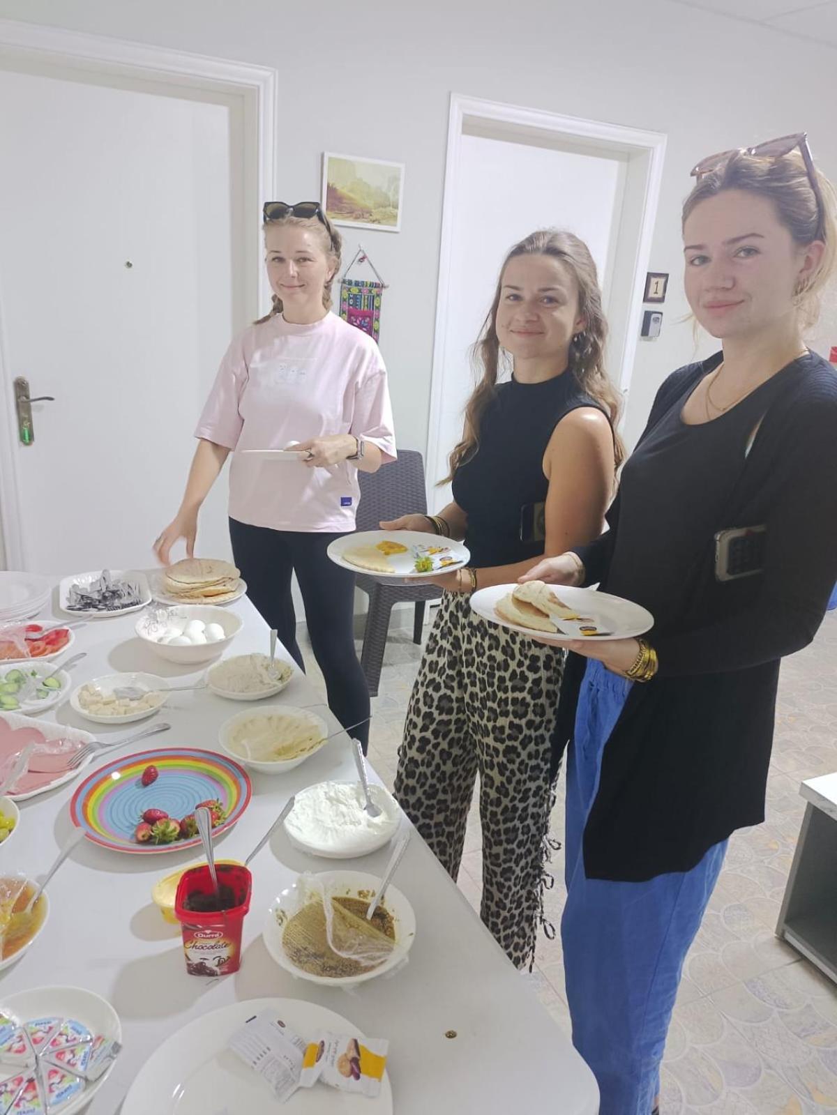 Downtown Inn Madaba Bagian luar foto